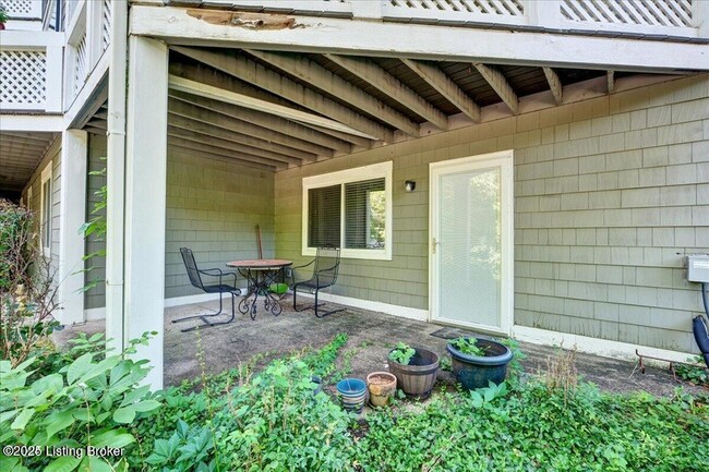 Building Photo - 44 Lake Ave