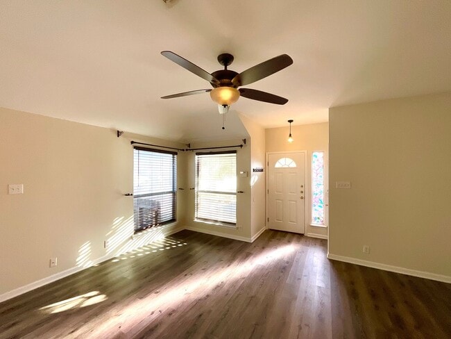 Building Photo - **APPLICATION RECEIVED** AVAILABLE! Spacious 3-Bedroom Home in a Secure Gated Community!