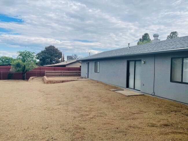 Building Photo - House in Verde Village Cottonwood