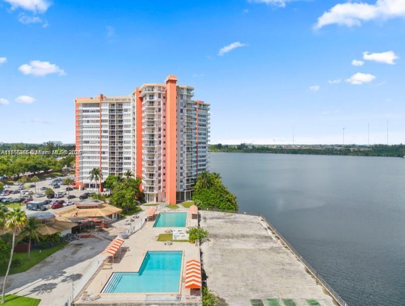 Building Photo - 1351 NE Miami Gardens Dr