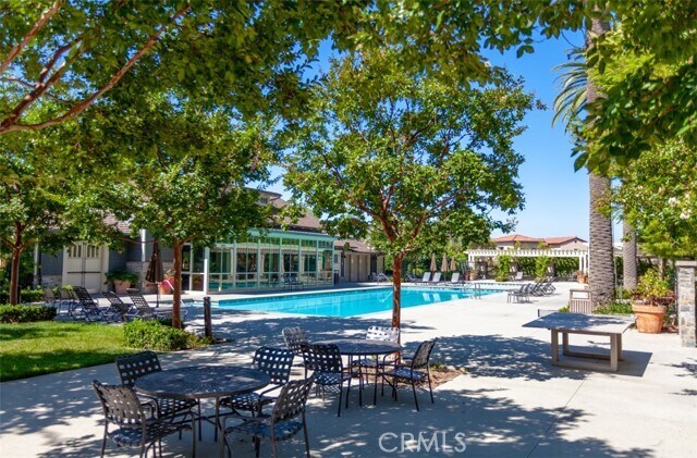 Building Photo - 54 Clifford