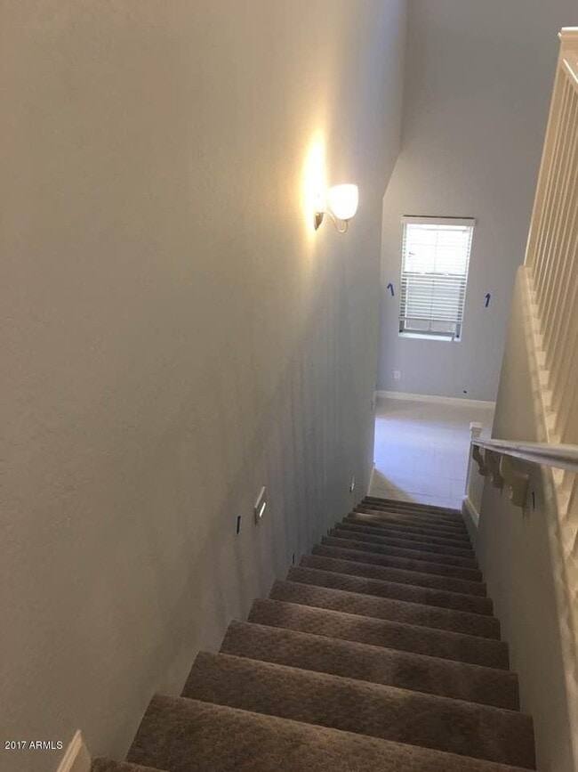 Building Photo - 1367 S Country Club Dr