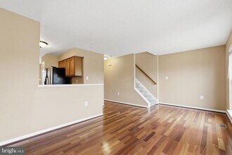 Building Photo - 661 Tammy Terrace SE