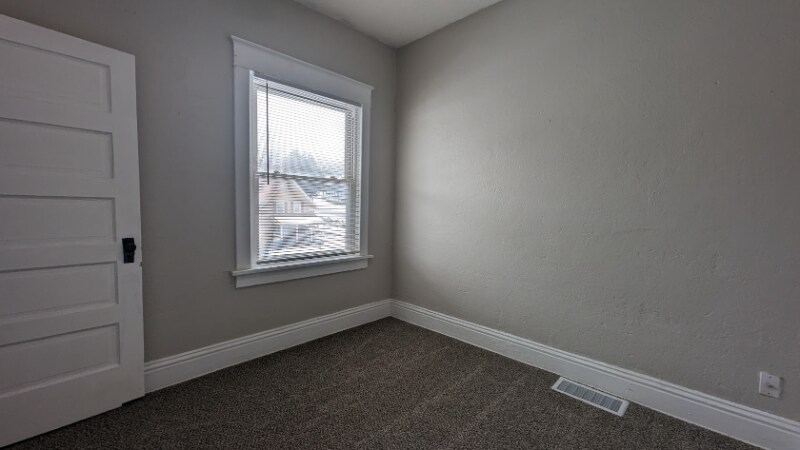 Building Photo - 4107 Flora Ave