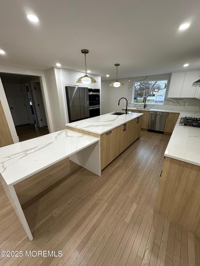 Building Photo - 469 Wall St