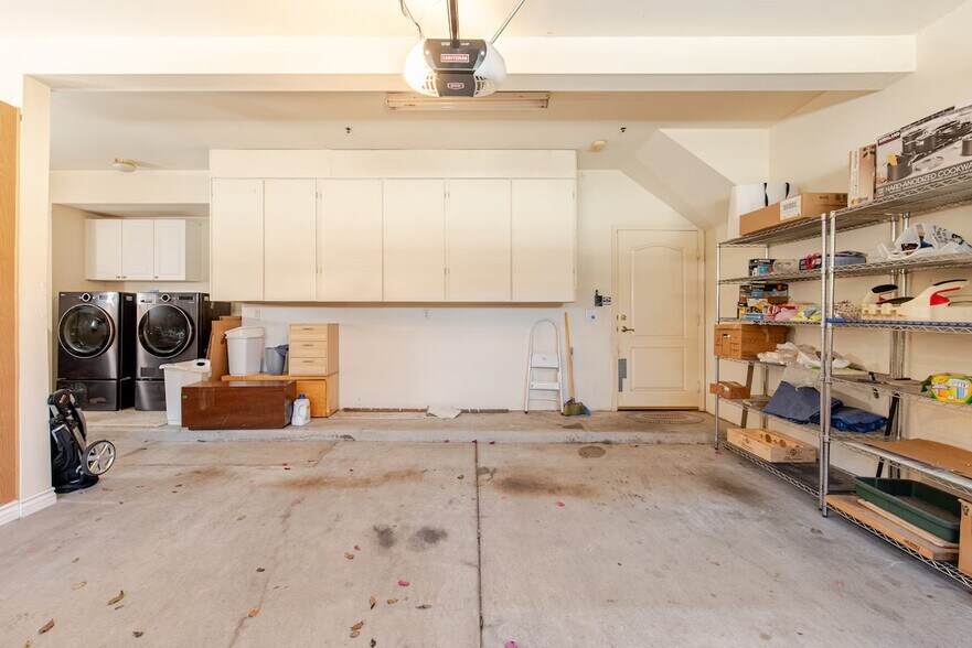 Building Photo - 199 N Lincoln Ave