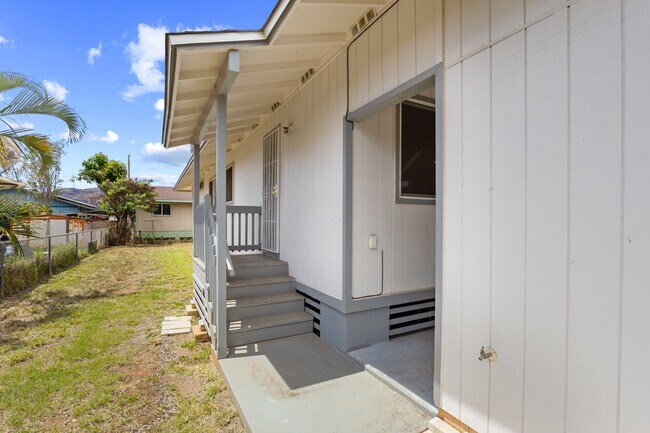 Building Photo - 117-117 Pelanaki St
