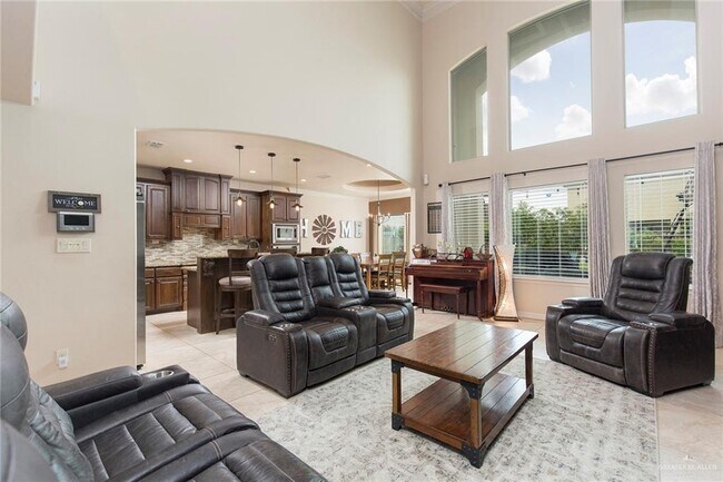 Building Photo - 5112 Nevis Dr