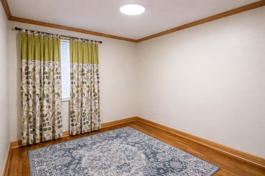 Building Photo - 15043 113th Ave