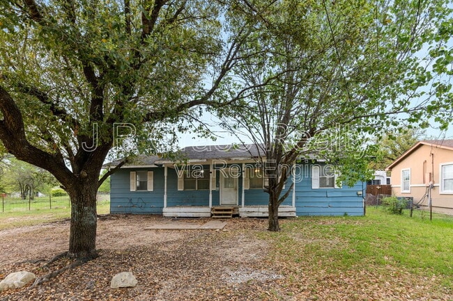 Building Photo - 4404 Pecan Ln