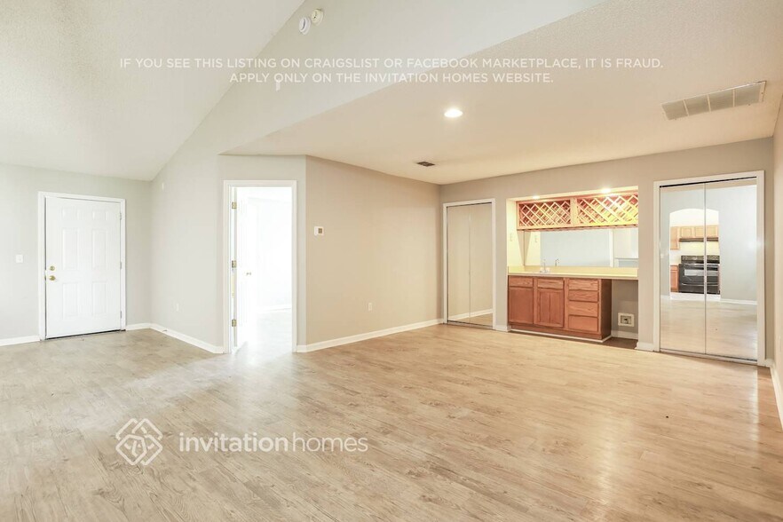 Building Photo - 9785 Oxford Station Dr