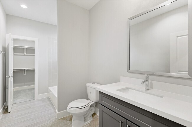 Building Photo - 1222 Upton St