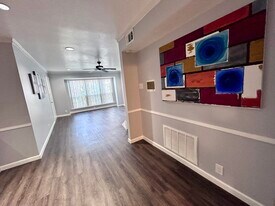 Building Photo - 7926 Royal Ln