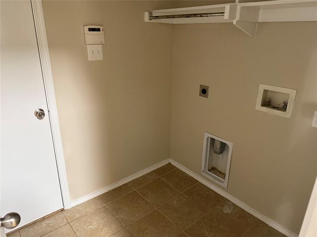 Building Photo - 424 Water Oak St