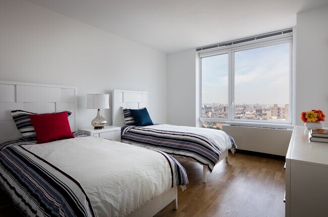 Building Photo - 1214 Fifth Avenue