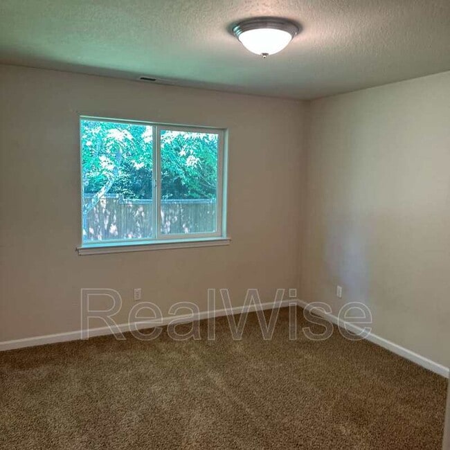 Building Photo - 115 Wagon Wheel Dr