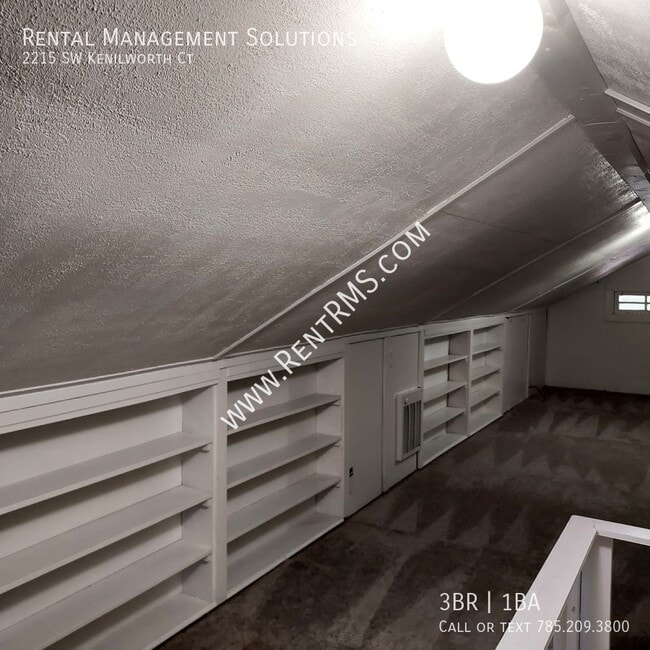 Building Photo - 2215 SW Kenilworth Ct