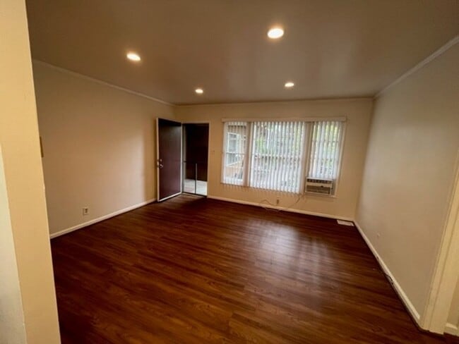 Interior Photo - #161
