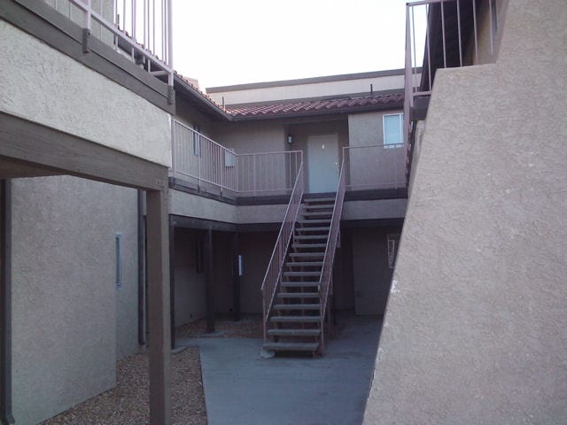 Building Photo - Vintage Apartments
