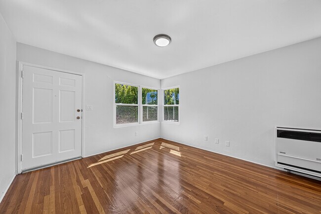 Building Photo - 3628 Highland Ave