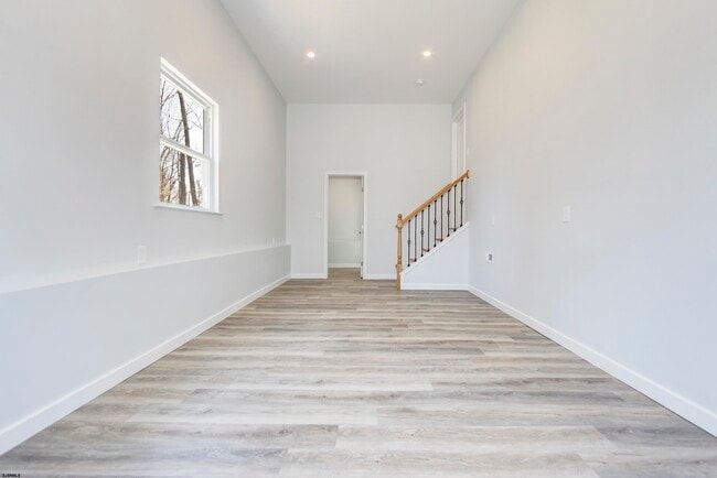 Building Photo - 6007 W Jersey Ave