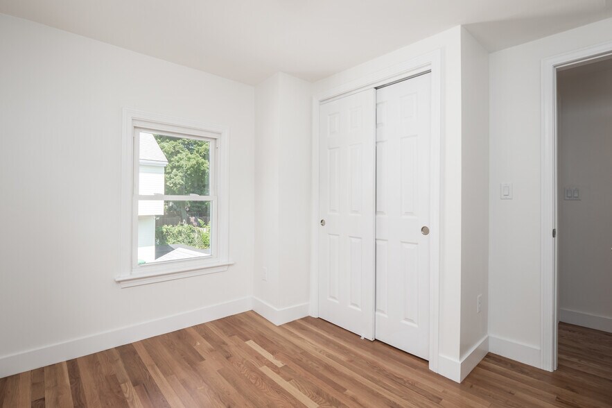 Building Photo - 92 Clinton Place Unit #2