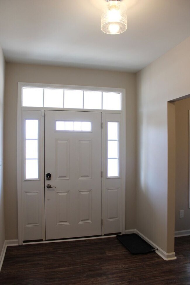 Building Photo - Flexible leasing Terms