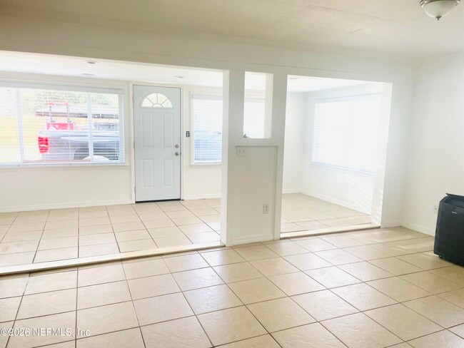 Building Photo - 1815 5th St