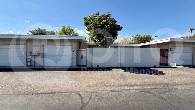 Building Photo - 13211 N Cedar Dr