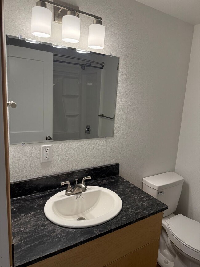 Building Photo - Swisshome