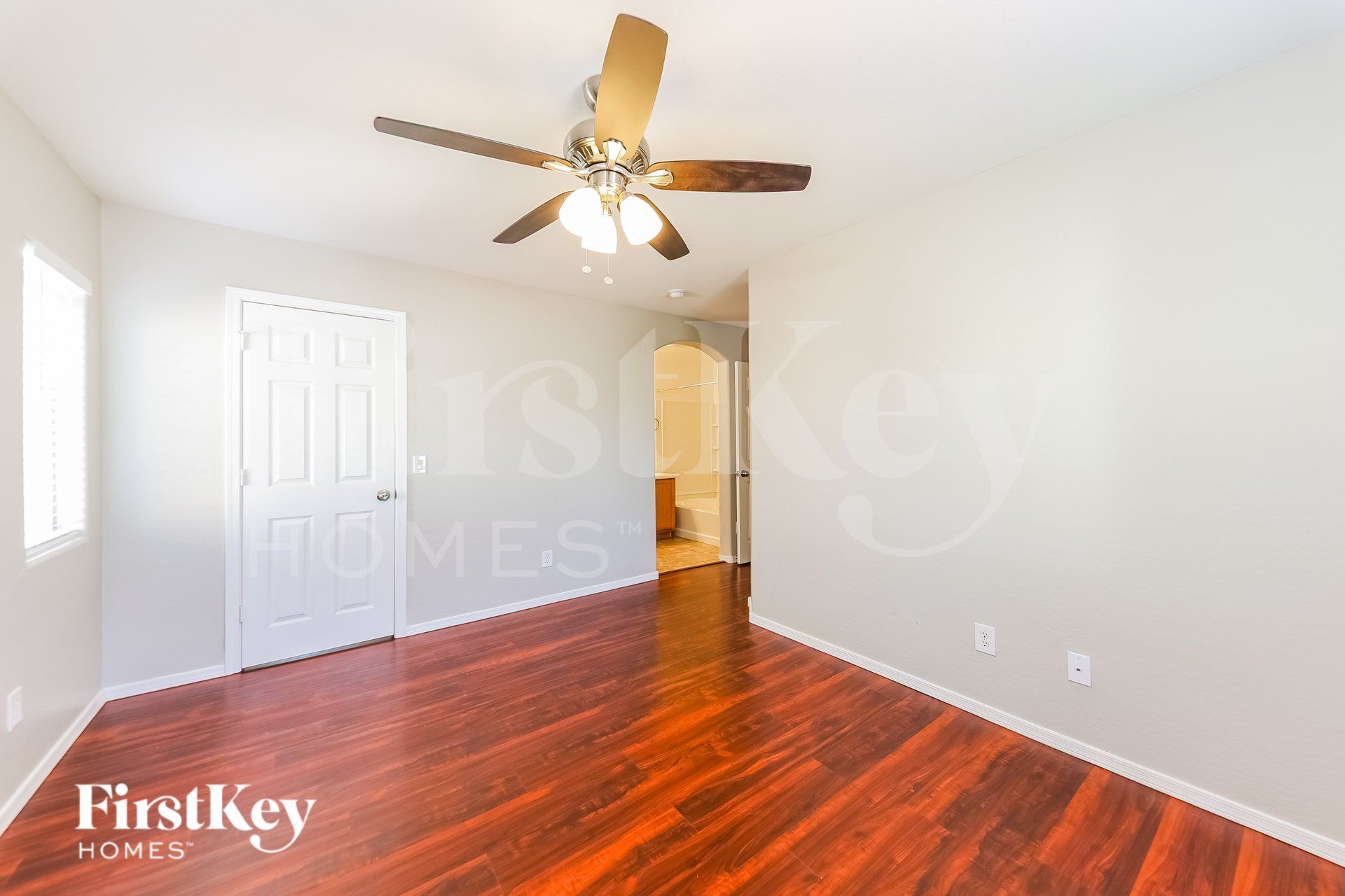 Building Photo - 4680 E Laurel Ave