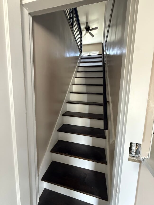 Staircase - 110 Beechwood Ave