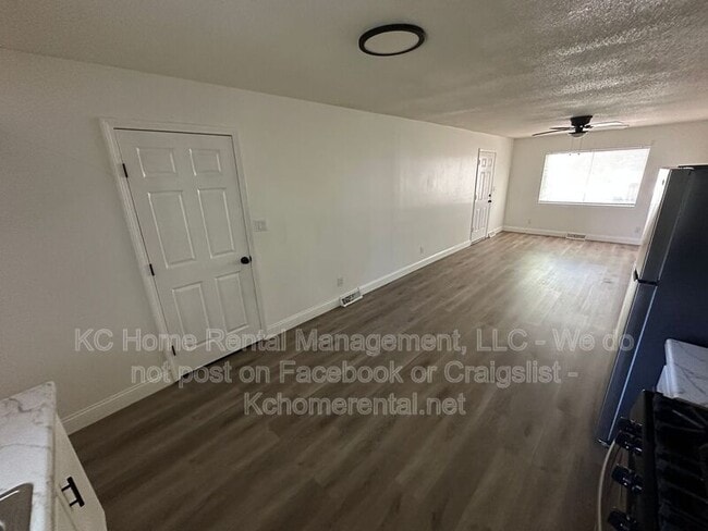 Building Photo - 1705 N 76th Terrace