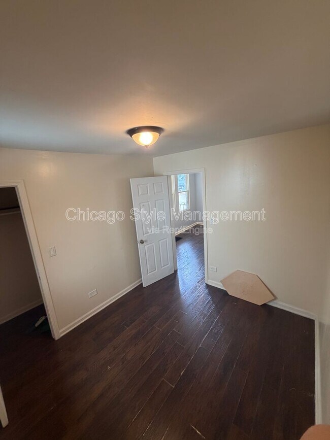 Building Photo - 8756 S Exchange Ave