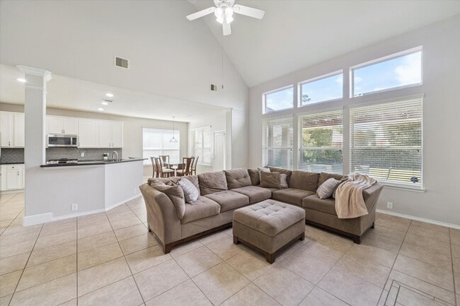 Building Photo - 13815 Lake Livingston Dr