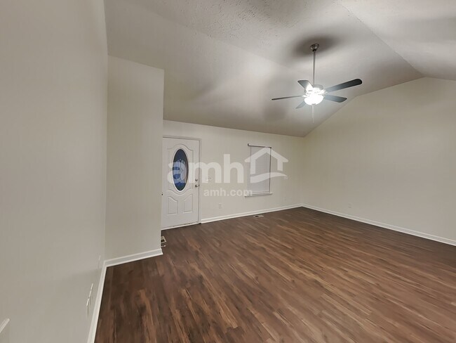 Building Photo - 2219 Brick Way