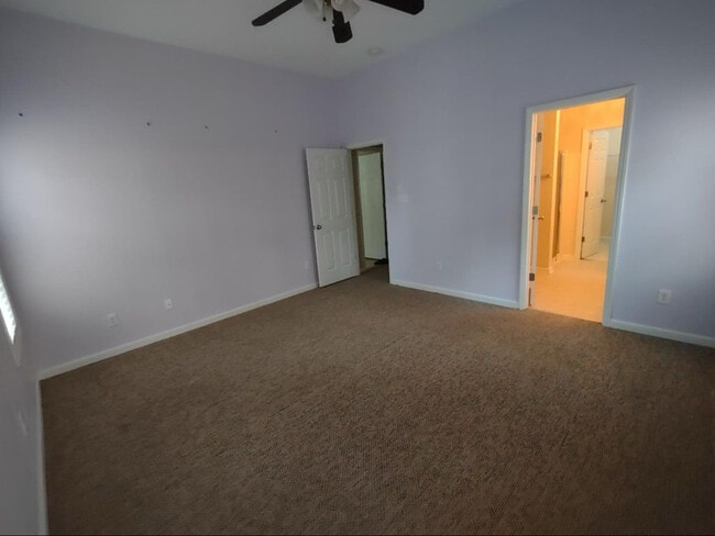 Building Photo - 3208 APEX