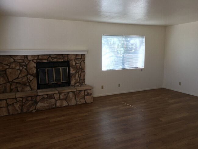 Building Photo - 1961 Moss Beach Ct