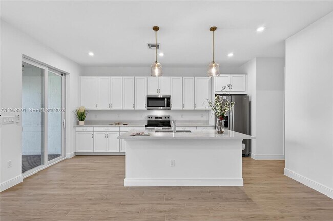 Building Photo - 3595 NW Solange Ct