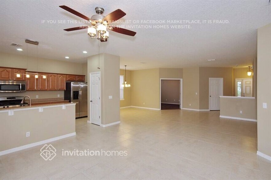 Building Photo - 809 James Way