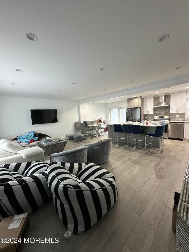 Building Photo - 46 Hilltop Rd