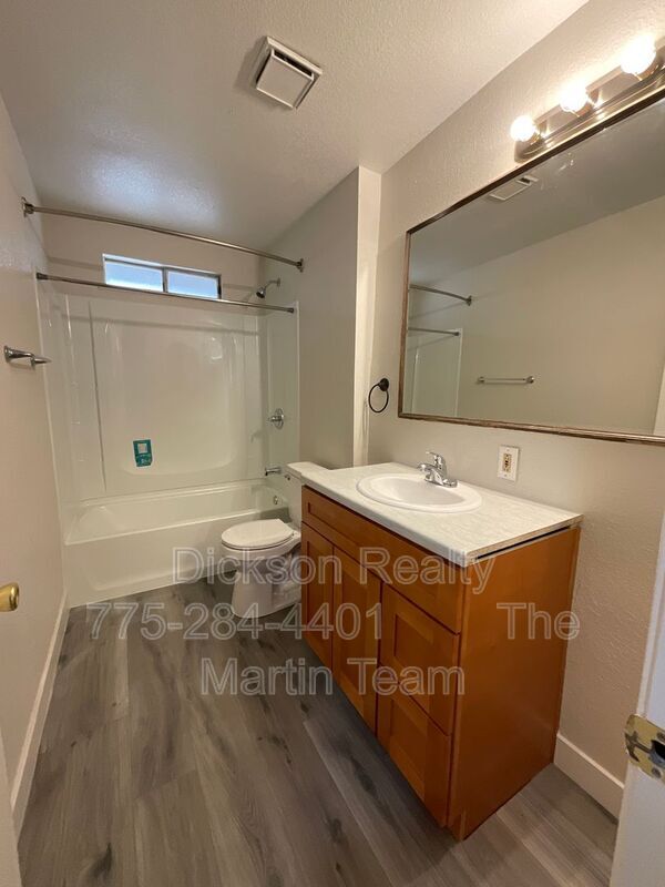 Building Photo - 1090 Barstow St