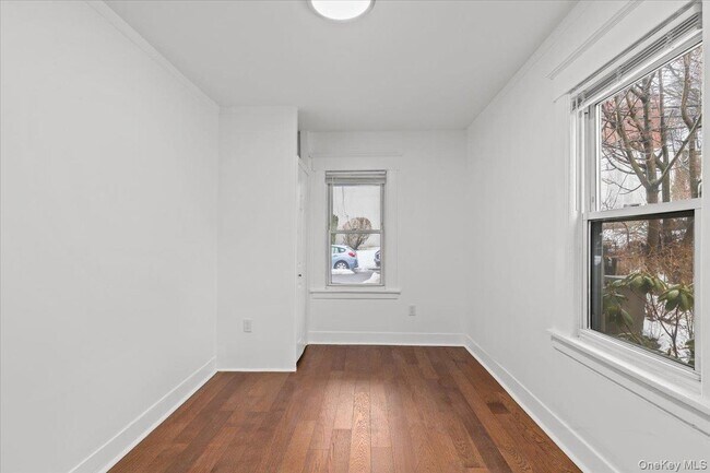 Building Photo - 7 Dunwoodie St