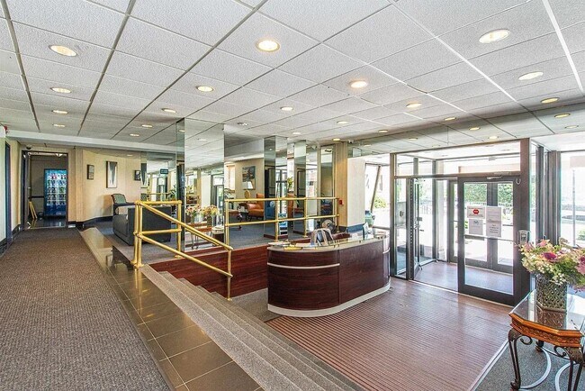 Building Photo - 6515 JFK Blvd E