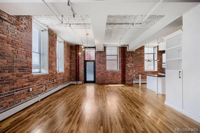 Building Photo - 2261 Blake St