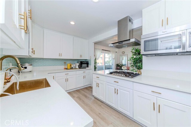 Building Photo - 358 S Gramercy Pl