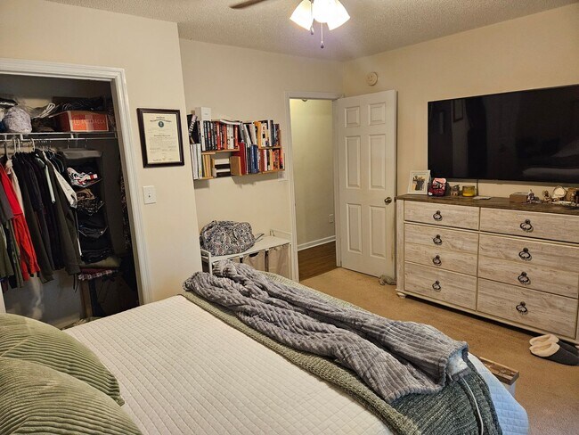 Building Photo - Beautiful 3 bedroom 2 bath home in Sneads ...