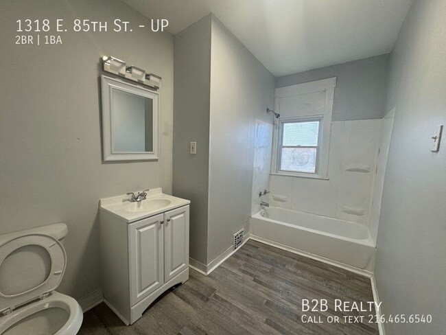 Building Photo - 1318 E 85th St