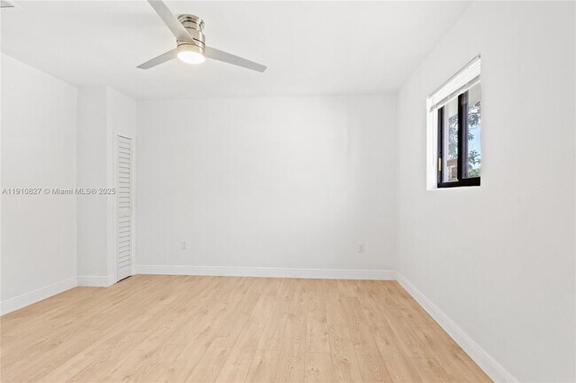 Building Photo - 317 N 31st Ave