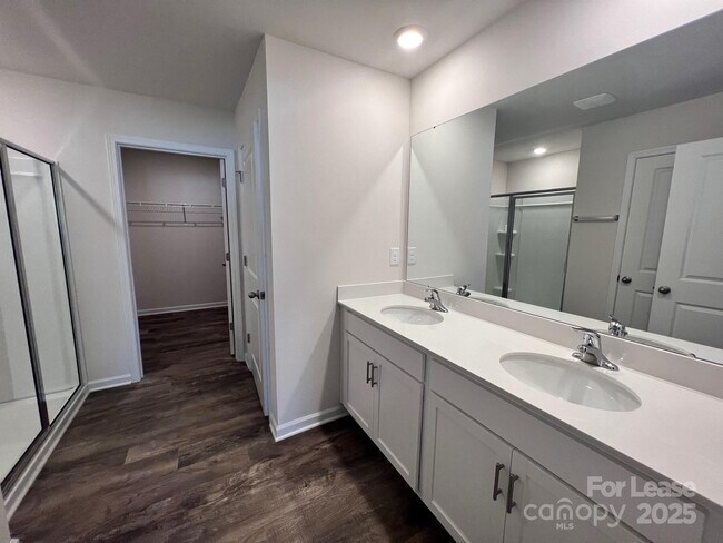 Building Photo - 7868 Whispering Strm Dr